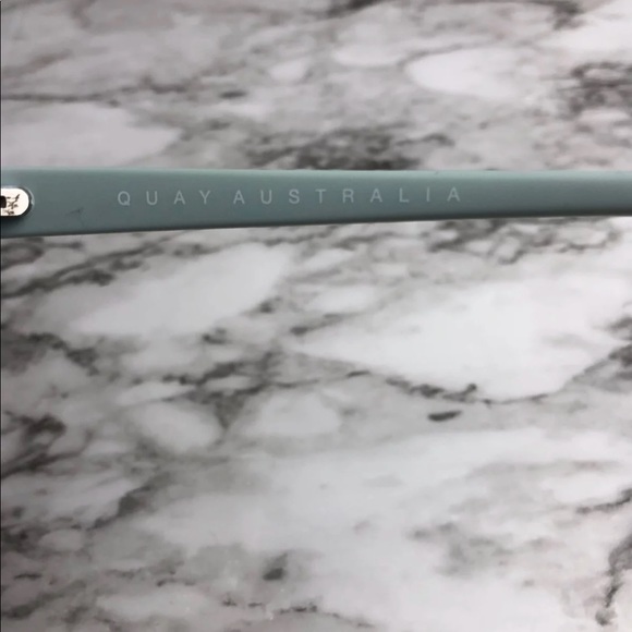 💞SOLD💞NWT Quay Mint Hollywood Nights Sunglasses - Picture 4 of 7